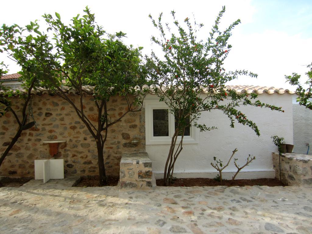 Kiki'S Houses Vlichos Hydra  Zewnętrze zdjęcie