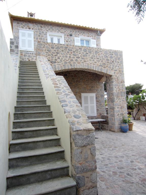 Kiki'S Houses Vlichos Hydra  Zewnętrze zdjęcie