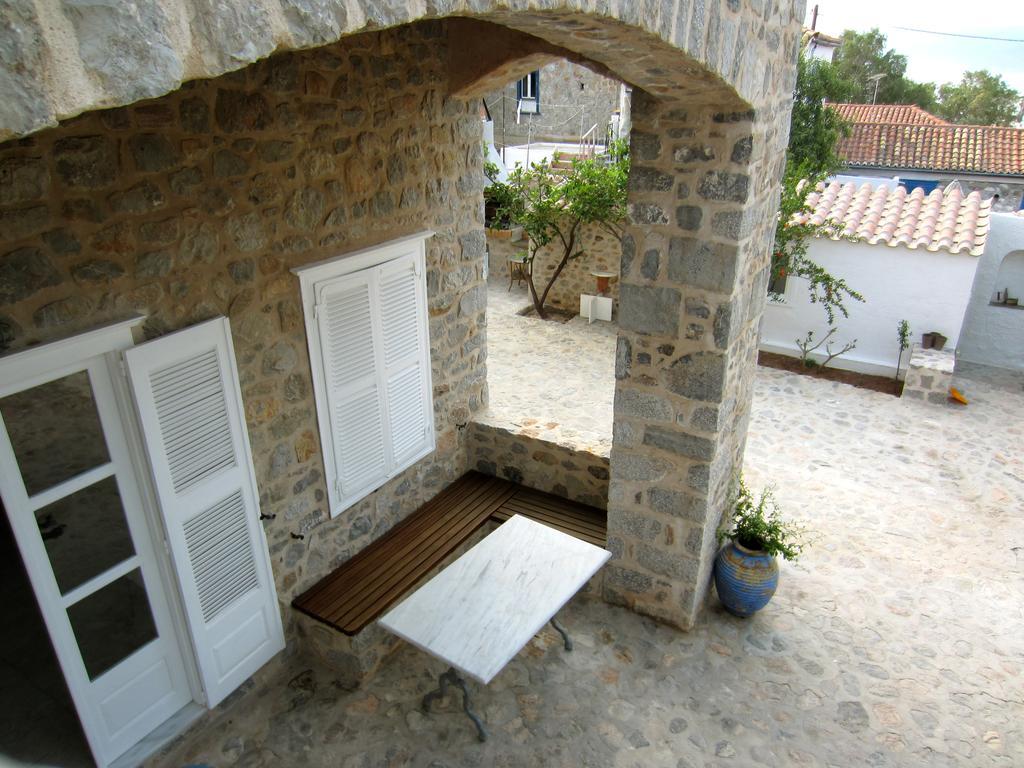 Kiki'S Houses Vlichos Hydra  Zewnętrze zdjęcie